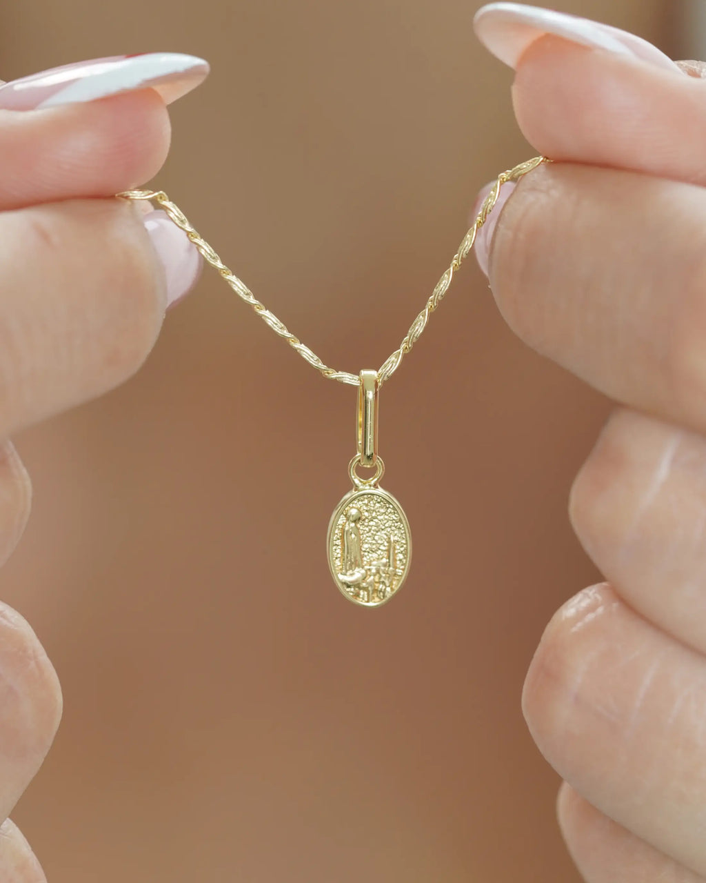 Dije Virgen de Fátima 12.6 mm