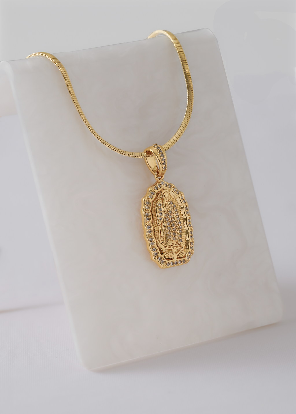 Dije Medalla De Guadalupe Cristal